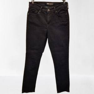 Ladies Levi's slimming jeans